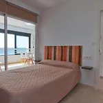 Luminoso Apartamento En Primera Linea De Playa